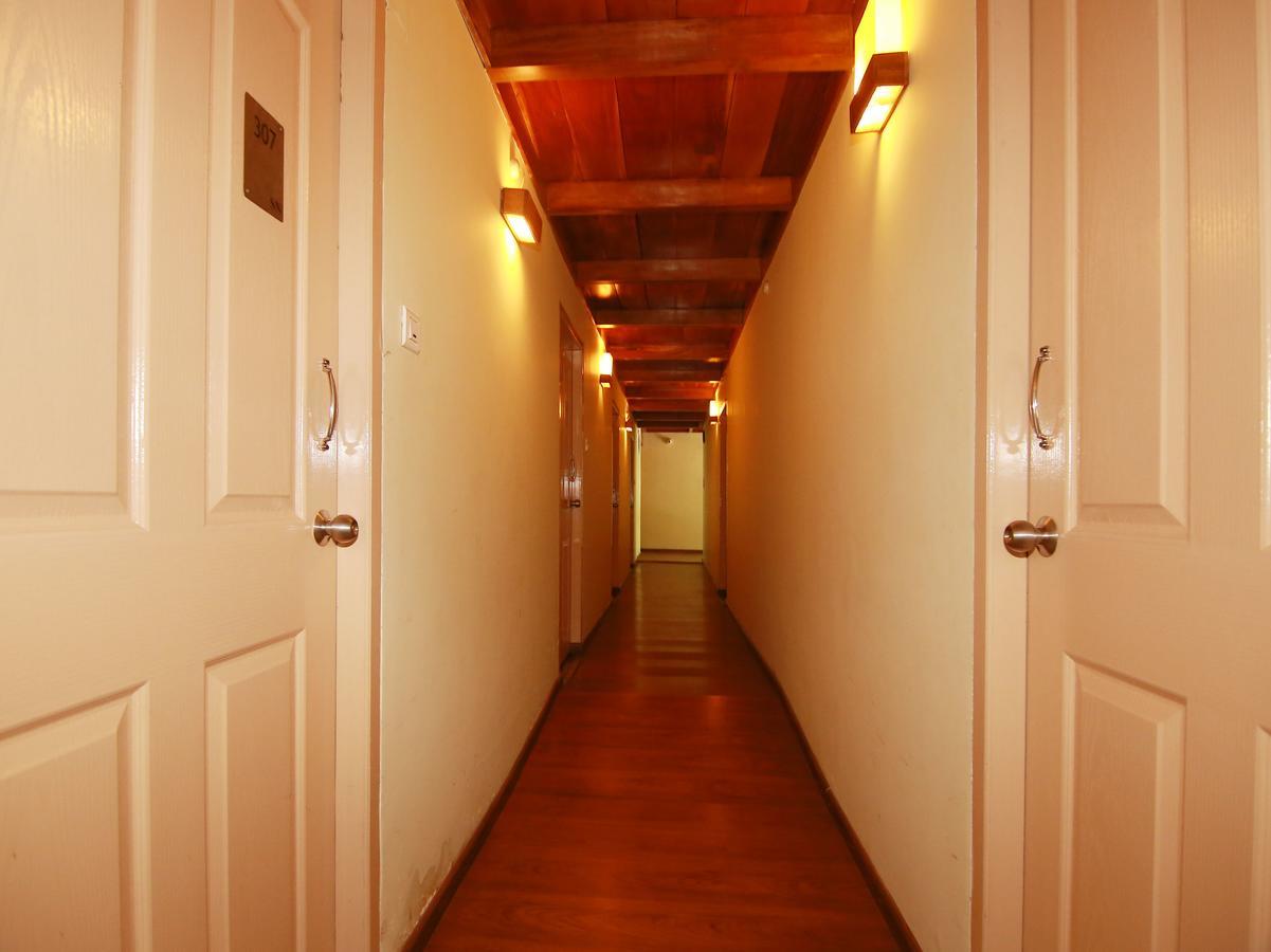Sn Hotel Munnar Esterno foto