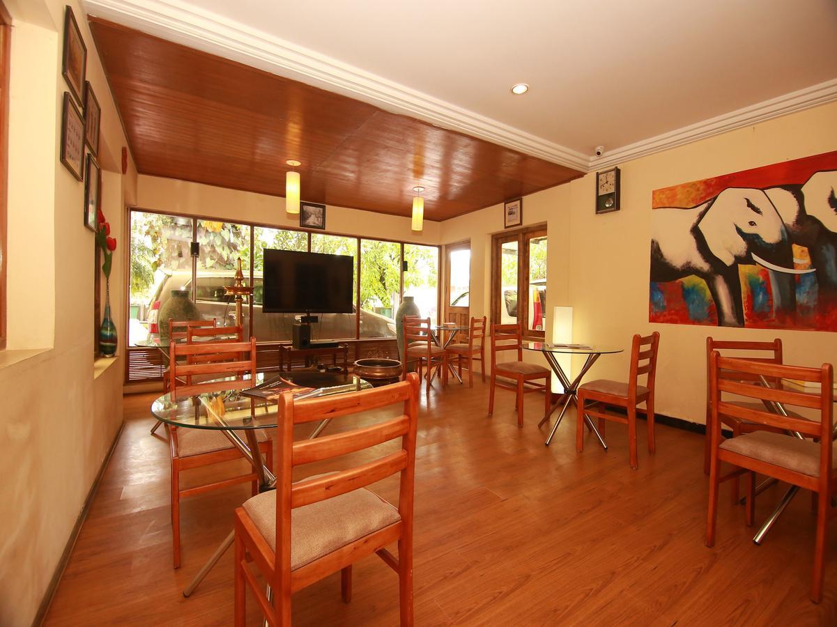 Sn Hotel Munnar Esterno foto